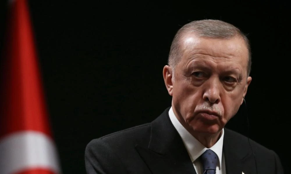 Ερντογάν: Τώρα τα... γυρνάει - Η Τουρκία δεν έχει βλέψεις στην επικράτεια κανενός, είπε μετά τις επιθέσεις κατά Σύρων μεταναστών